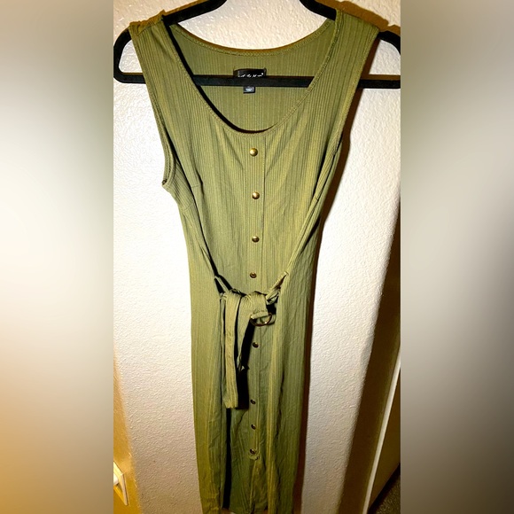 Green Dress - Picture 1 of 4